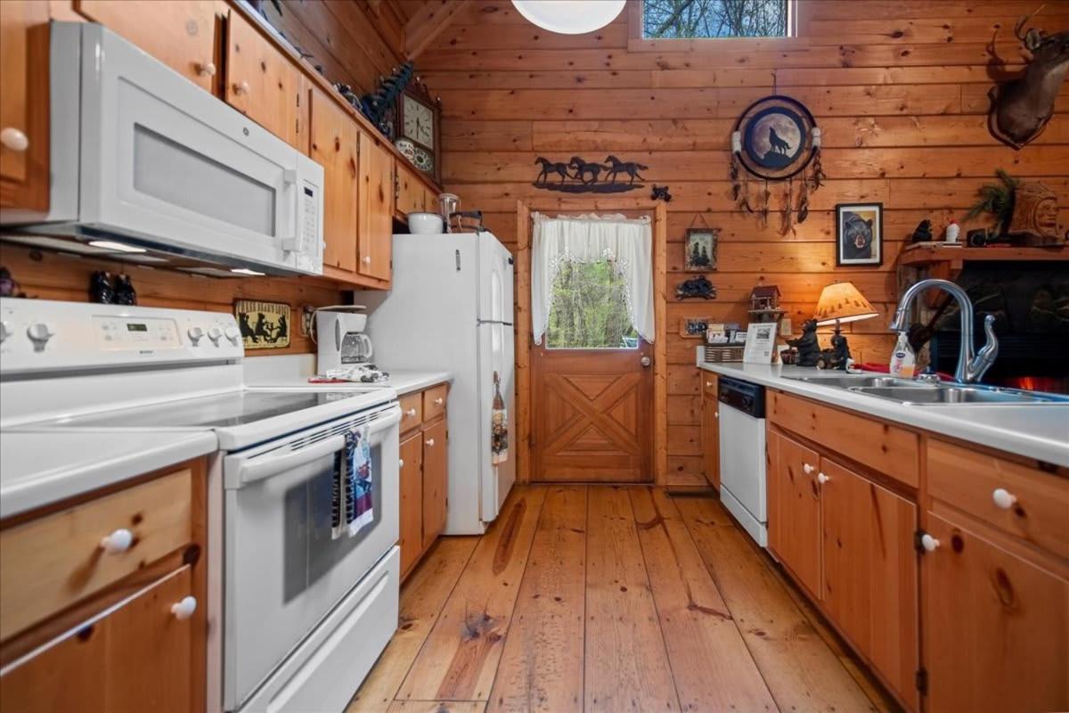 Cozy Cabin Beside Briar Creek, Fire Pit, Wifi Villa Ellijay Exterior foto